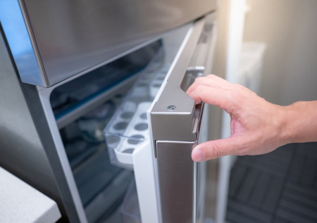 «Газпром» заработал 200 млн рублей на холодильниках