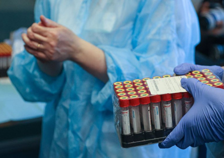 Профессор объяснил, почему COVID-19 смог стать настолько опасным заболеванием