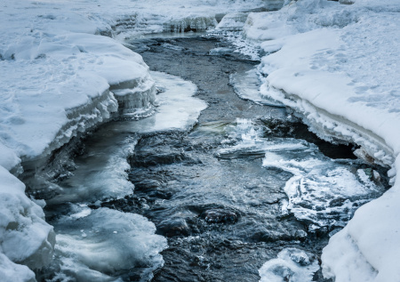 В Подмосковье продолжили активную работу по борьбе с паводками