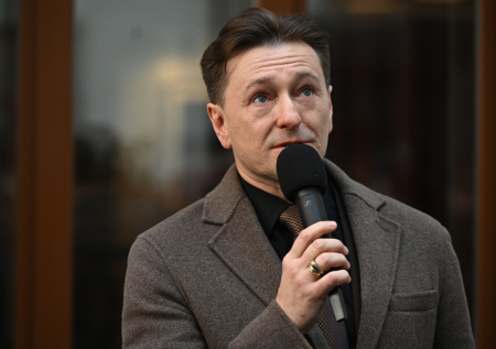 «Лучшее, что могло произойти»: как МХАТ принял нового худрука Безрукова