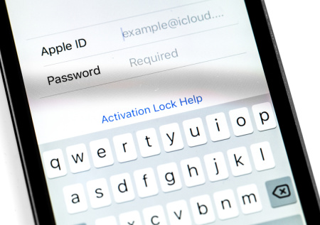 В МВД предупредили о новой схеме блокировки iPhone через Telegram-боты