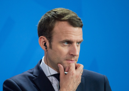 Макрон спихнул на министра обороны прощание с погибшим в Ираке сержантом