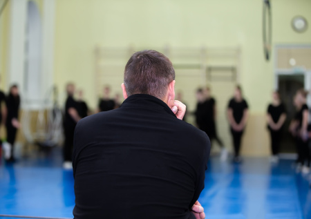 «Надо держать дистанцию»: физрук дольше года доказывает, что он не педофил