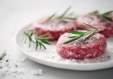 Мариную фарш перед жаркой: котлеты получаются невероятно сочными и мягкими даже из обычного мяса