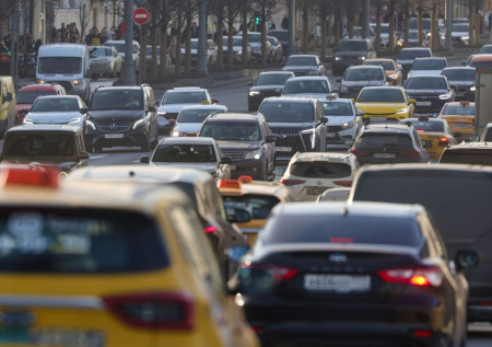 Автоюрист рассказал об особенностях поездок в межсезонье