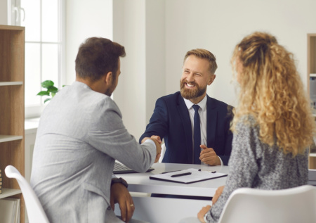 Почему встречают по одежде: как наш внешний вид влияет на успех в обществе