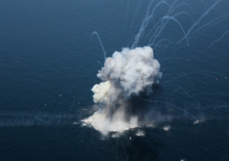 Танкер попал под удар недалеко от порта в ОАЭ