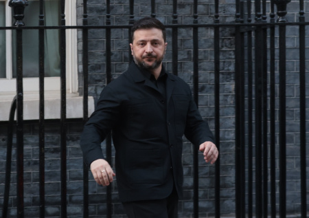 Раскрыта истинная причина визитов Зеленского в Европу