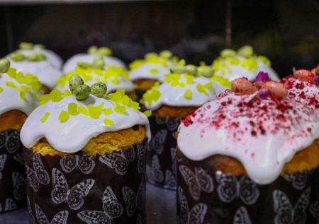 Россиянам раскрыли, почему цены на куличи доходят до десятков тысяч рублей