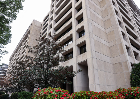 МВФ забил тревогу из-за финансовой помощи Украине