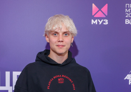 Названы шестеро ведущих премии Муз-ТВ