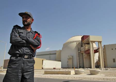 Захарова отметила отсутствие реакции МАГАТЭ на удар по АЭС «Бушер»