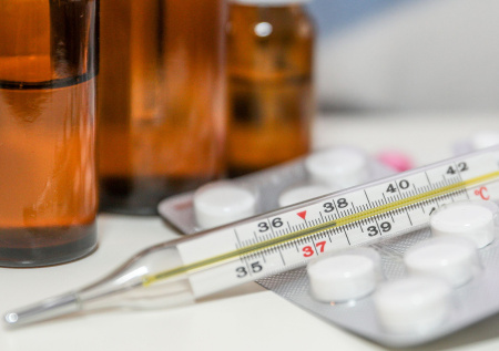 Юрист объяснила, можно ли взыскать средства с коллеги за заражение ОРВИ