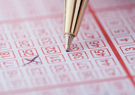 Простая комбинация цифр принесла россиянину 314 млн рублей