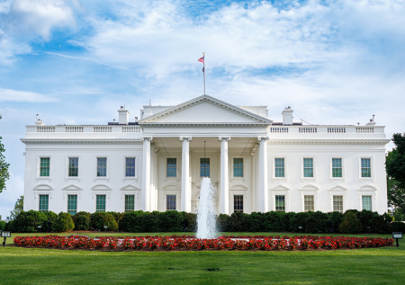 Родители погибшего в Иране летчика США обратились к властям