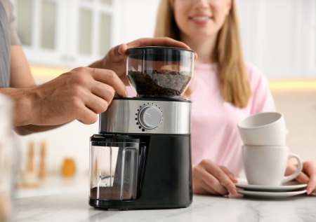 Как выбрать жерновую или ножевую кофемолку: 5 критериев для идеального кофе