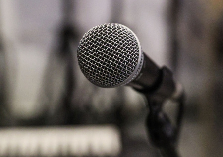 Юрист объяснил, в каком случае поход в караоке может закончиться штрафом