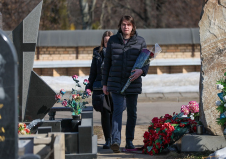 Внебрачный сын Бедроса Киркорова рассказал, как отец является ему во сне