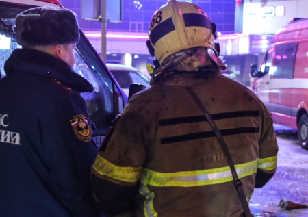 Опубликованы кадры с места пожара в центре Москвы