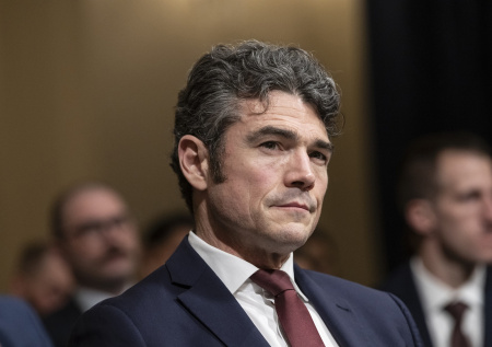 «Начало конца»: политолог об уходе главы контрразведки США из-за Ирана