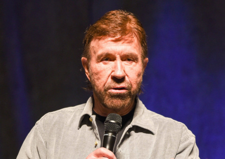 Чака Норриса госпитализировали на Гавайях