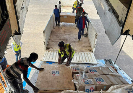 Россия доставила в Мозамбик палатки и продукты