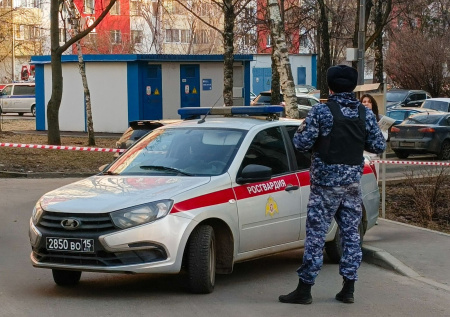 Петербургские росгвардейцы помогли пенсионерке с потерей памяти