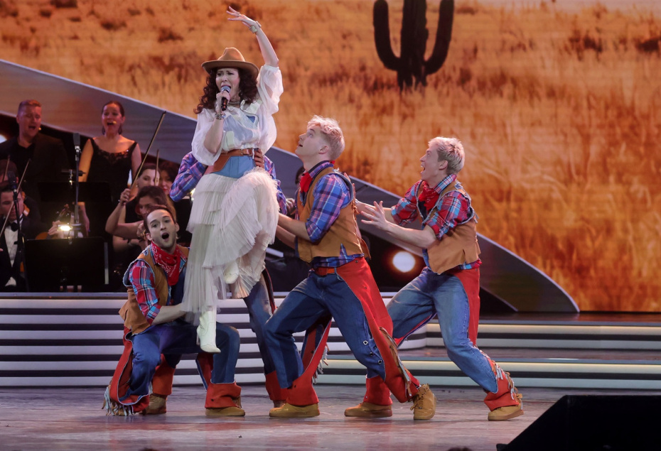 Актриса Нонна Гришаева во время шоу «Про100 Зацепин» к 100-летию Александра Зацепина в Большом зале Кремлёвского дворца в Москве