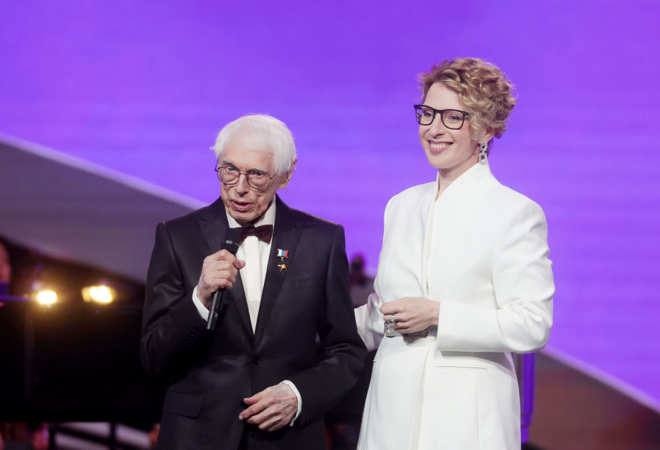 Композитор Александр Зацепин и телеведущая Яна Чурикова во время шоу «Про100 Зацепин»