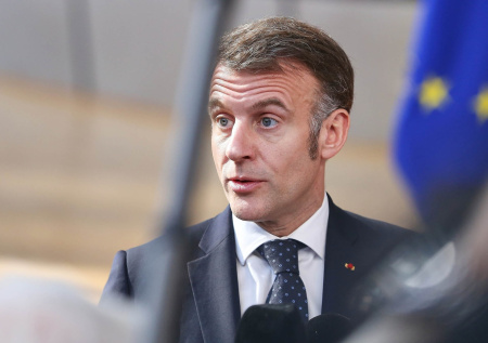 Макрон призвал остановить огонь на Ближнем Востоке