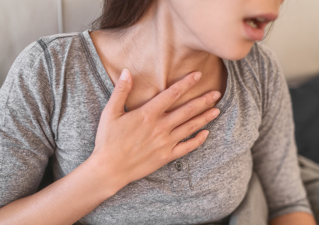 Психолог объяснил, как справиться с панической атакой