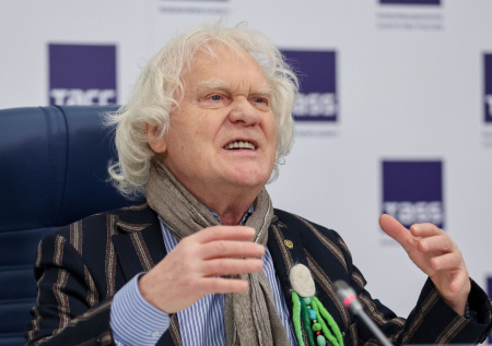 Стало известно, как три кошки из зоны СВО стали звездами сцены