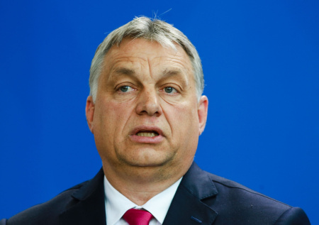 Орбан сравнил себя с оловянным солдатиком в споре с ЕС