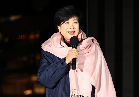 Японский политик нарвался на скандал, неудачно упомянув губернатора Токио