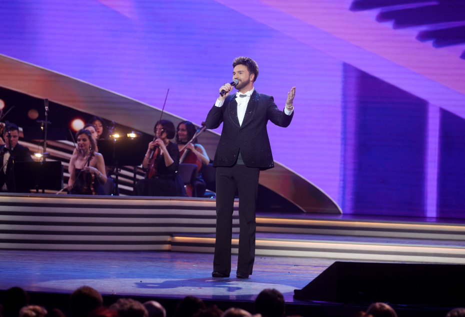 Певец Александр Панайотов во время шоу «Про100 Зацепин» к 100-летию Александра Зацепина в Большом зале Кремлёвского дворца в Москве