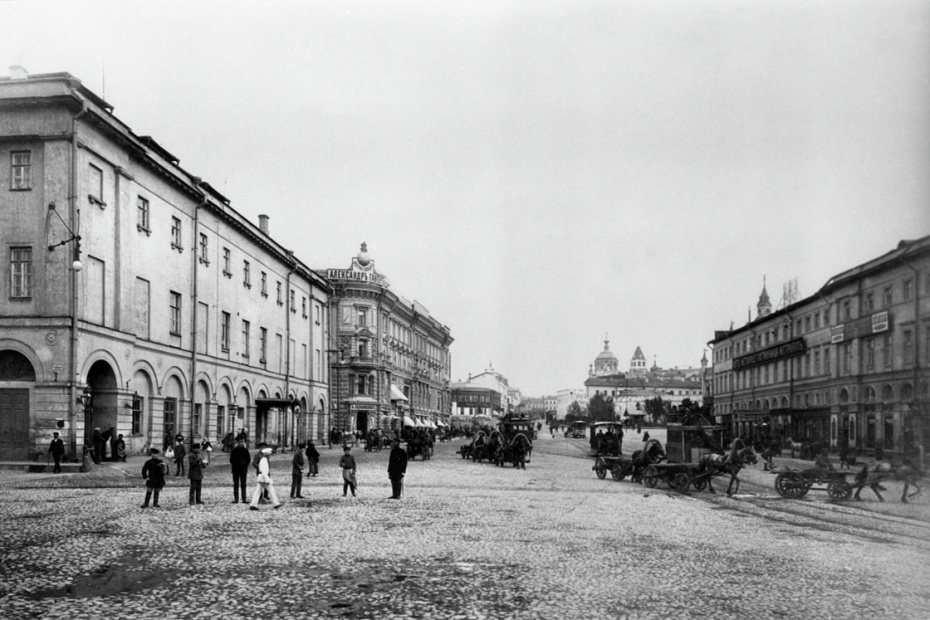 Вид на Театральный проезд в Москве, 1899 год