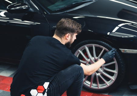 Автомобилистам назвали лучшие летние шины по демократичным ценам