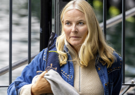 Кронпринцесса Норвегии сделала громкое заявление о связях с Эпштейном