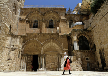 Иранские ракеты впервые в истории остановили молитвы в Храме Гроба Господня