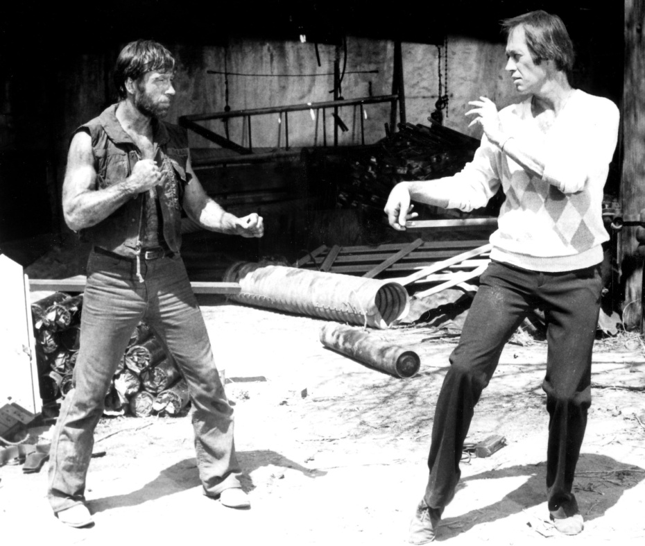 Чак Норрис и Дэвид Кэррадайн Волк-одиночка Маккуэйд