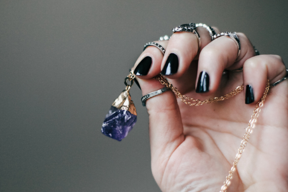 Кому подходит александрит по знаку зодиака