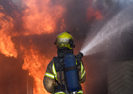 Подпольщики устроили пожар на чешском оборонном заводе