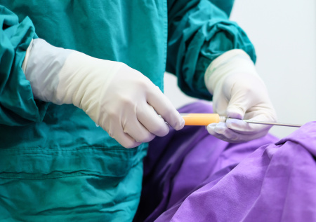 Хирург раскрыла, можно ли делать липосакцию сразу нескольких зон