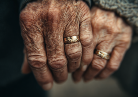 Одна необычная пара вступила в брак в Крыму