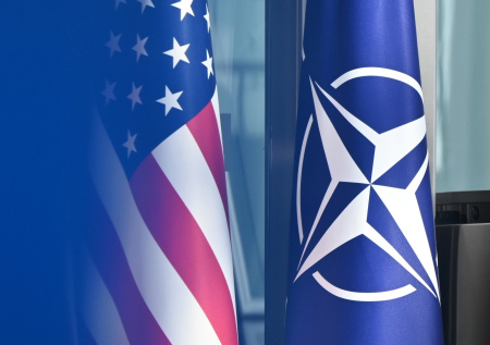 «Не будет рядом с нами»: Трамп окончательно разочаровался в НАТО