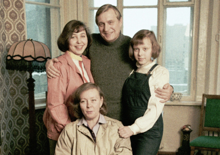 Названа причина смерти жены Басилашвили