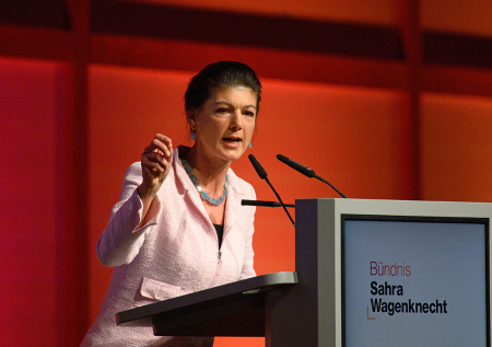 «Хватит безумия!»: в бундестаге потребовали нефть и газ из России