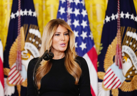 Лукашенко заявил, что Мелания Трамп попросила его поговорить с Путиным