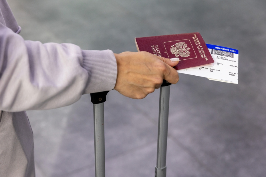 3 способа сэкономить на путешествиях пенсионерам: авиабилеты, ж/д и туры