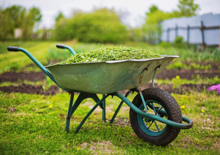Крутая тачка, а не едет: как починить садовую тележку своими руками